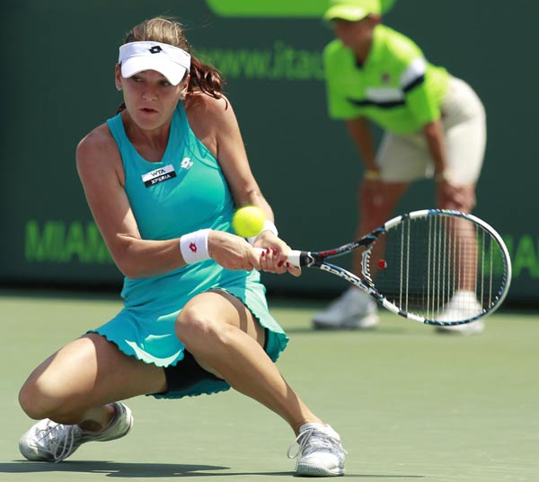 Radwanska beats Sharapova to win Miami title