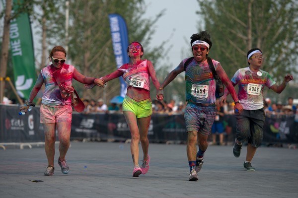 Color Run race held in Beijing