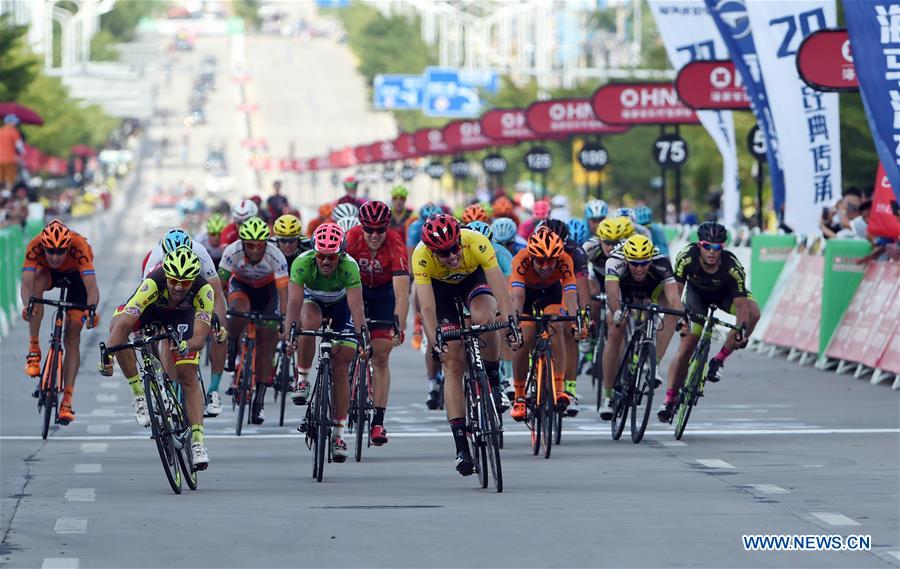 Cyclists compete during 2016 Tour of Hainan Intl Road Cycling Race