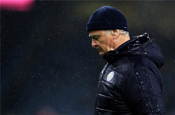 English champion Leicester fires Ranieri as relegation looms