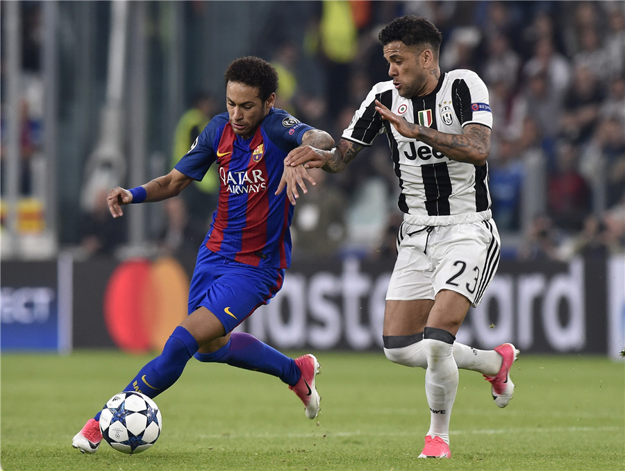 Dybala nets 2 as Juve beats Barcelona 3-0 in Champs League