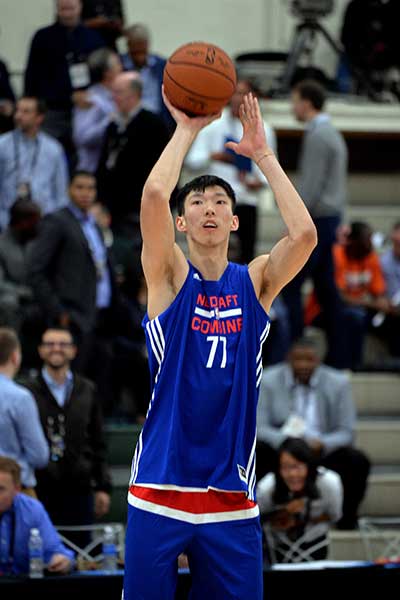 Zhou Qi aims for the stars with Rockets