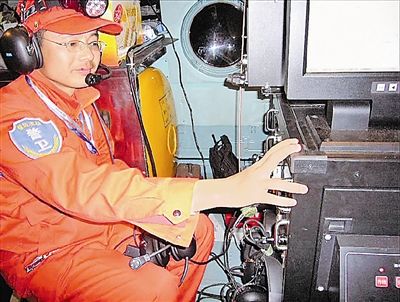 走近托举“神十”飞天的平凡岗位