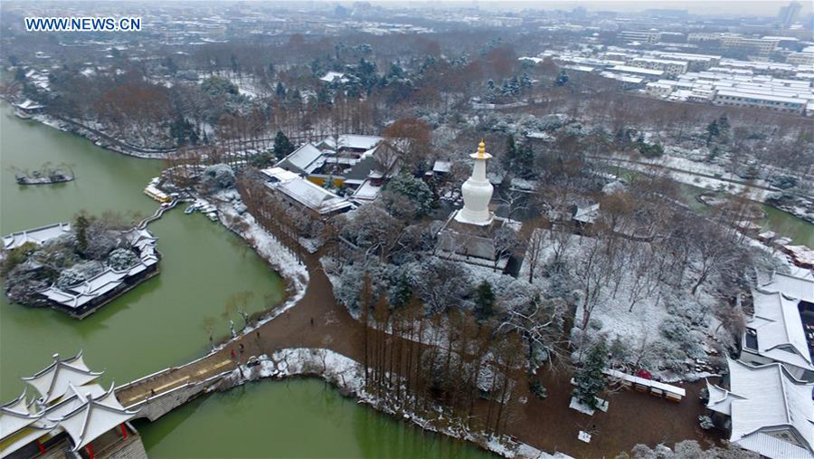 Scenery of Slender West Lake after snowfall in China's Yangzhou