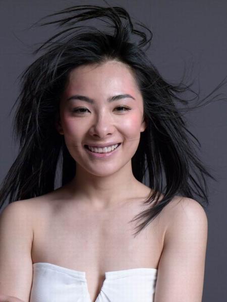 刘璇订婚牵手好男儿