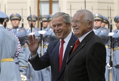 Bush: Russians have derailed reforms 