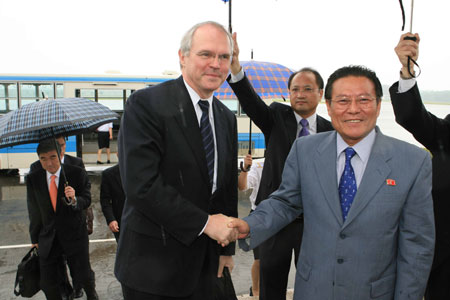 US nuclear envoy visits N.Korea