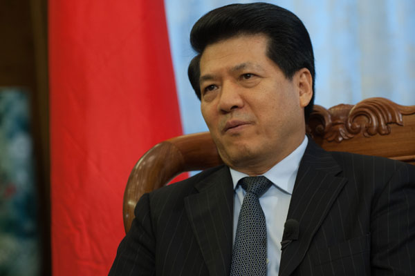 Envoy cites benefits of strong ties