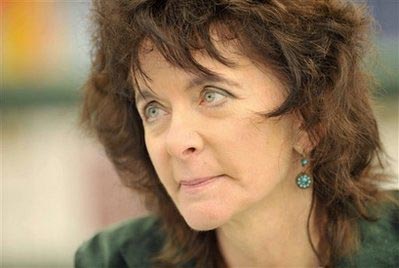 Oxford head of poetry resigns over scandal