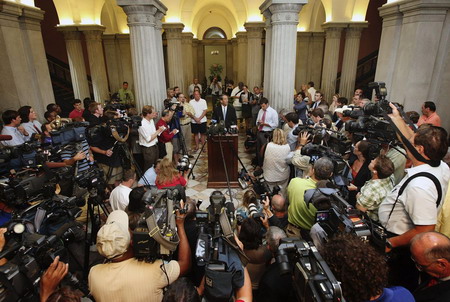 Sanford resolves to stay put despite love affair