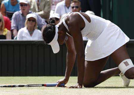 Serena Williams beats Venus to clinch 3rd Wimbledon title