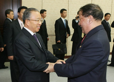 DPRK Kim Jong-il meets Hu's special envoy