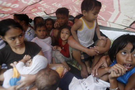 Tropical storm hits Philippines