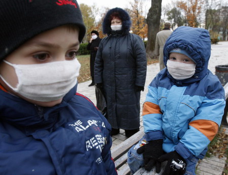 Ukraine closes all schools to fight H1N1 flu
