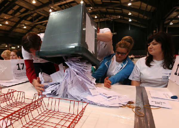 Scots vote in record numbers, await independence verdict