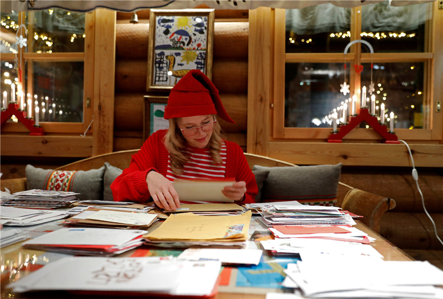 In Lapland home, Santa prepares for Christmas