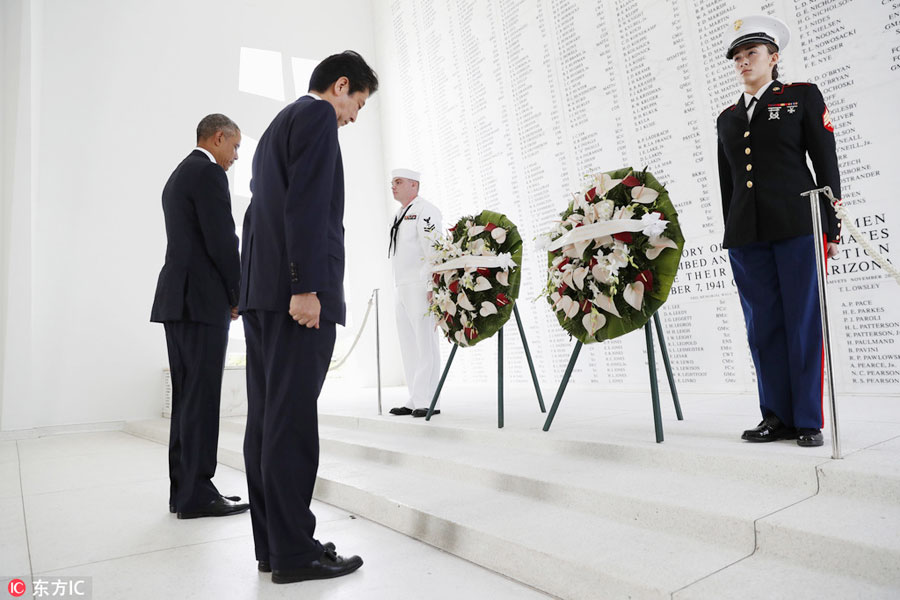 Abe commemorates WWII dead at Pearl Harbor