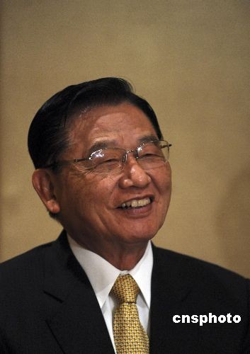 江丙坤突辞海基会董事长：“适当时机 挥手告别”