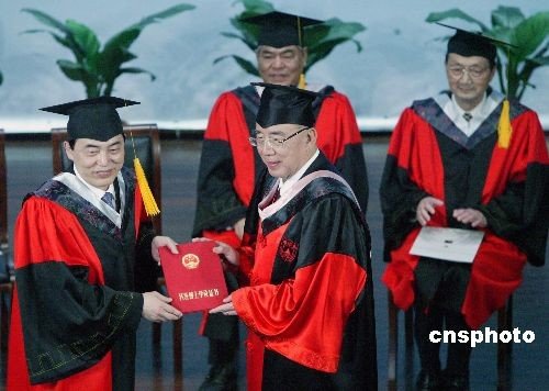 吴伯雄：希望两岸炮口相向兵戎相见永不再现