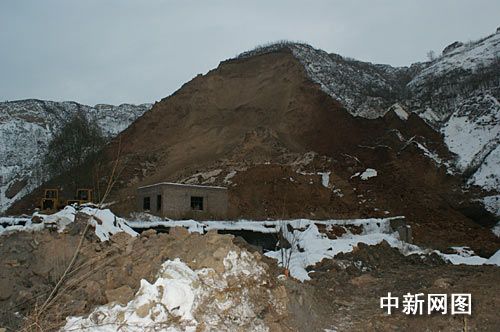 山西中阳山体滑坡23人被埋(图)